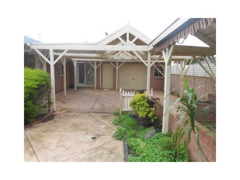 27  WATFORD CRESCENT, Craigieburn VIC 3064