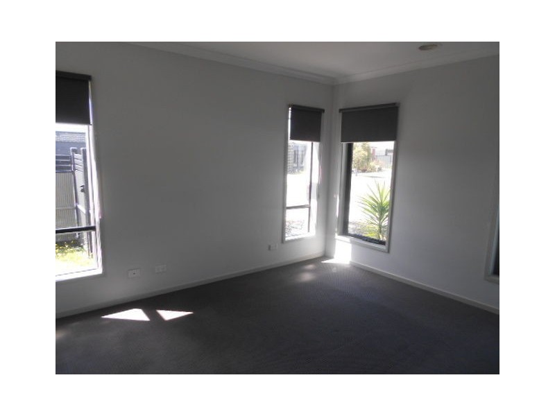 2 Kennet Way, Craigieburn VIC 3064