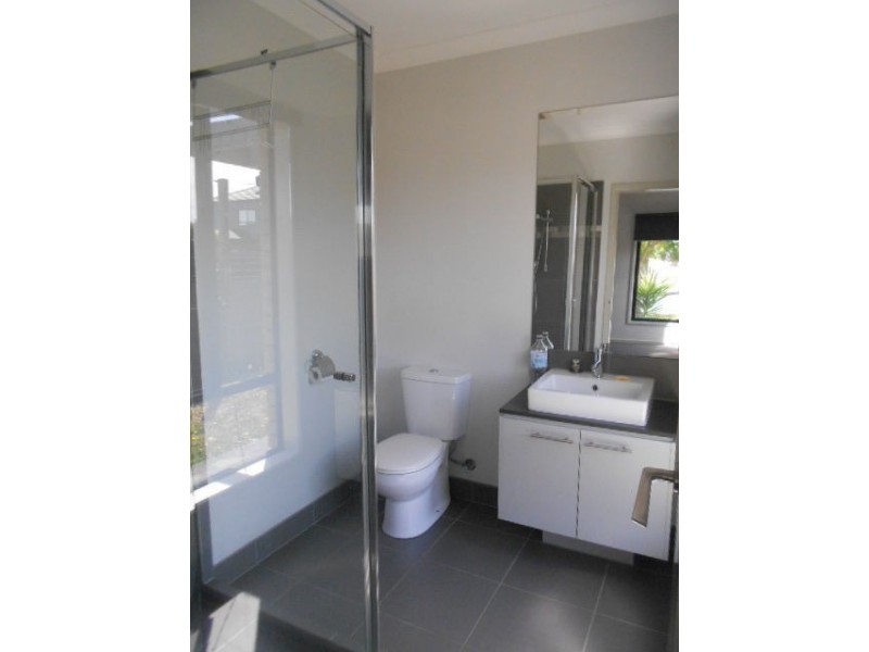 2 Kennet Way, Craigieburn VIC 3064