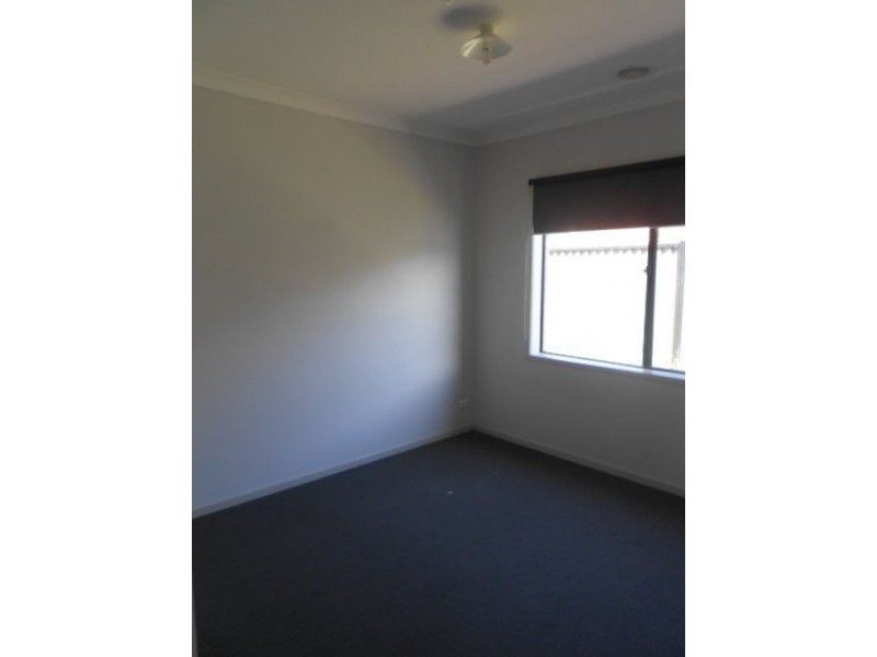 2 Kennet Way, Craigieburn VIC 3064