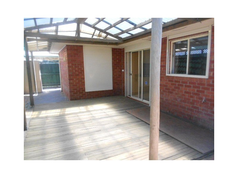 1B WOODBURN CRESCENT, Meadow Heights VIC 3048