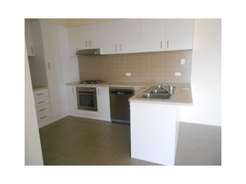 2/75  BARTON STREET, Reservoir VIC 3073