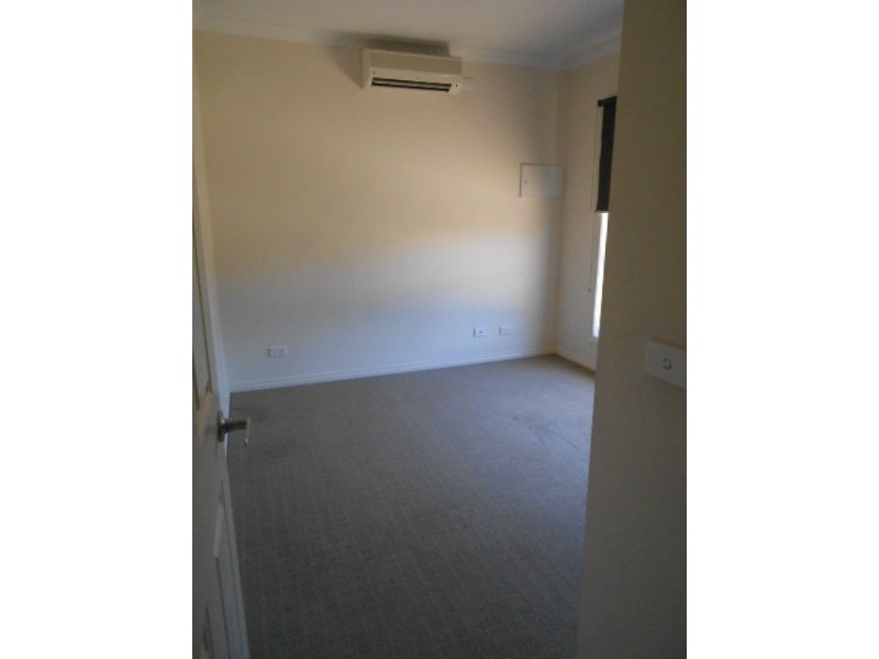 2/75  BARTON STREET, Reservoir VIC 3073