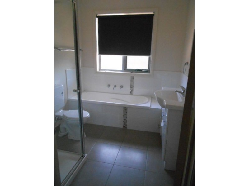 2/75  BARTON STREET, Reservoir VIC 3073