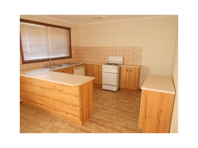 1/9 ASHLEIGH CRESCENT, Meadow Heights VIC 3048