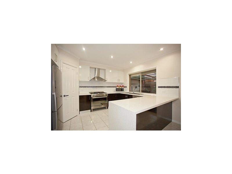 12 Delphinius Crescent, Roxburgh Park VIC 3064