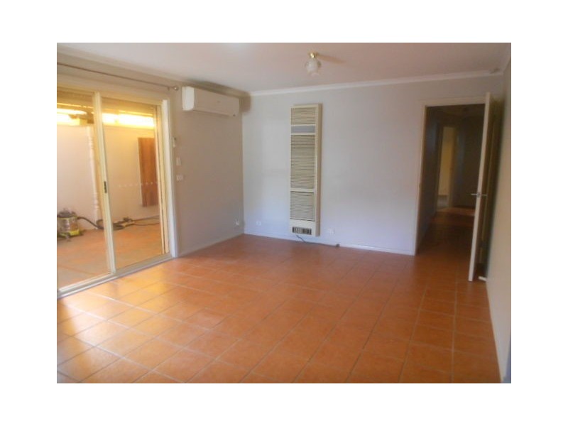 6 SATTERLY WAY, Roxburgh Park VIC 3064