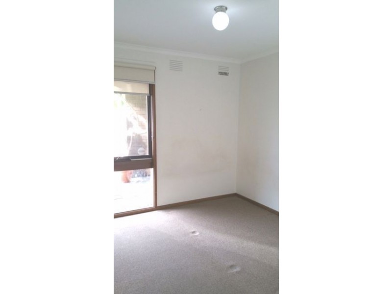 8 DEVON COURT, Meadow Heights VIC 3048