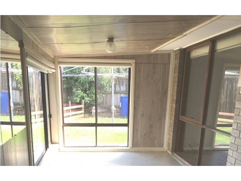 8 DEVON COURT, Meadow Heights VIC 3048