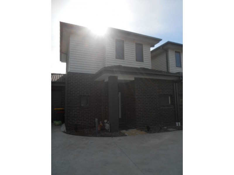 3/11 LOXWOOD COURT, Deer Park VIC 3023