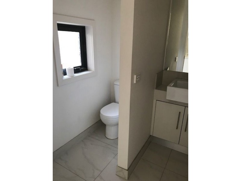 3/11 LOXWOOD COURT, Deer Park VIC 3023