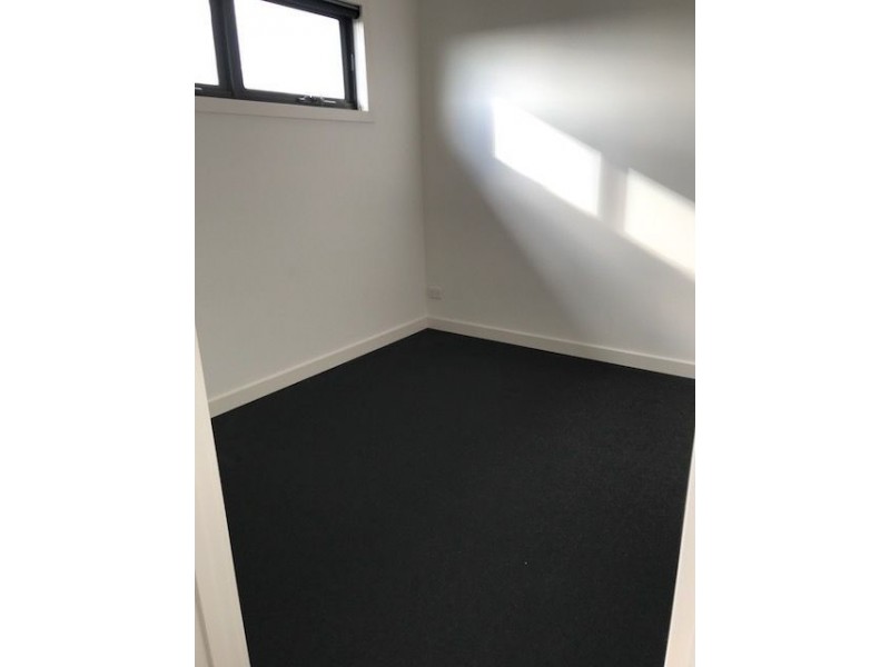 3/11 LOXWOOD COURT, Deer Park VIC 3023