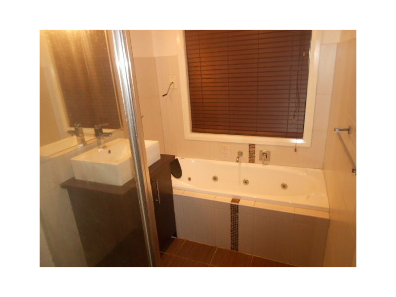 2/19 BALOOK COURT, Meadow Heights VIC 3048