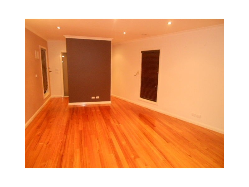 2/19 BALOOK COURT, Meadow Heights VIC 3048