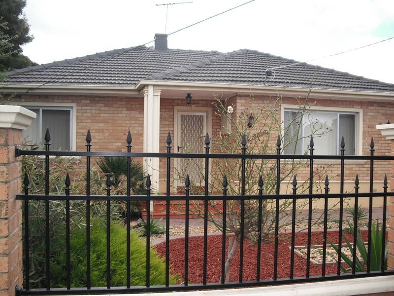 12 Glenroy Road, Glenroy VIC 3046