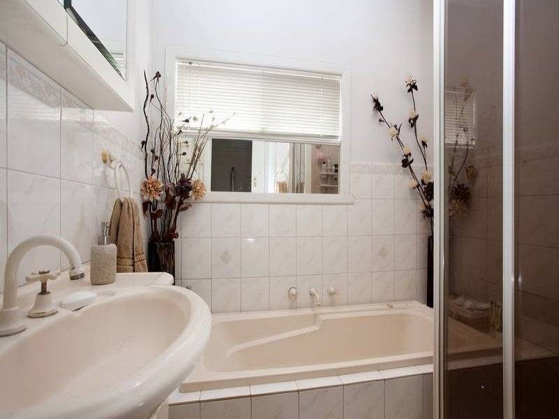 12 Glenroy Road, Glenroy VIC 3046