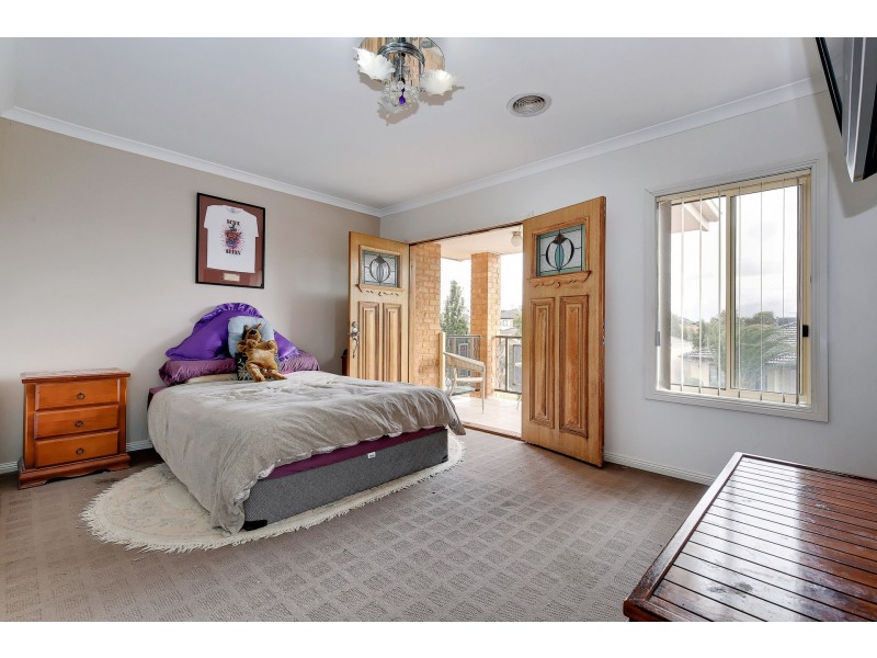 3 GLENVIEW STREET, Roxburgh Park VIC 3064