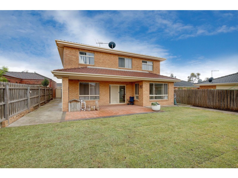 3 GLENVIEW STREET, Roxburgh Park VIC 3064