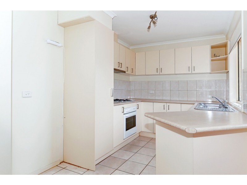 5 SHEPHERD AVENUE, Roxburgh Park VIC 3064