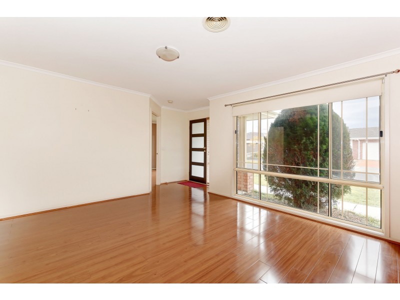 5 SHEPHERD AVENUE, Roxburgh Park VIC 3064