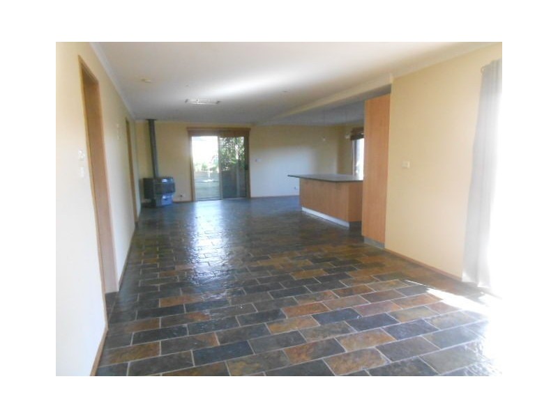 41 EUCALYPTUS PLACE, Meadow Heights VIC 3048