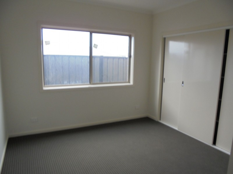 7 VIOLET PLACE, Craigieburn VIC 3064