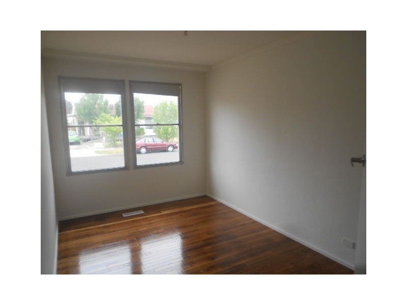 9 KIEWA CRESCENT, Dallas VIC 3047