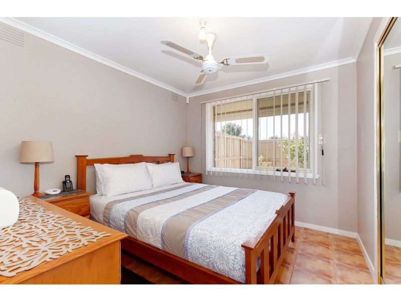 1 ARDEER COURT, Meadow Heights VIC 3048