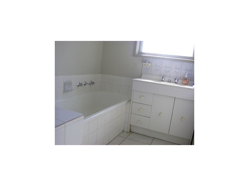 7 BENDOC COURT, Meadow Heights VIC 3048