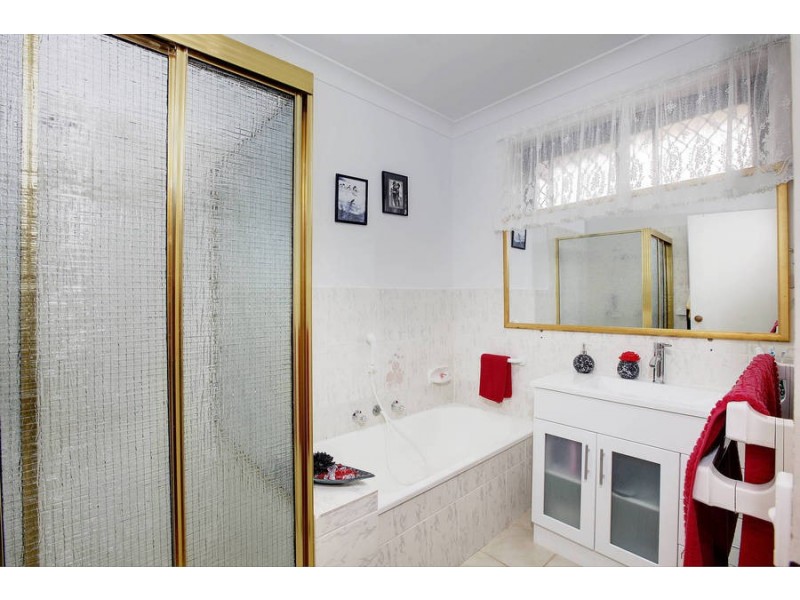 10 DUNKELD STREET, Meadow Heights VIC 3048