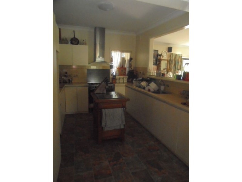 12 VICTORIA ROAD, Kinglake VIC 3763