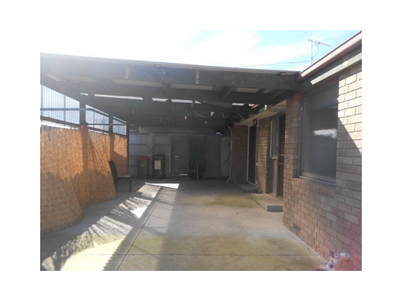 2 MUNRO COURT, Meadow Heights VIC 3048