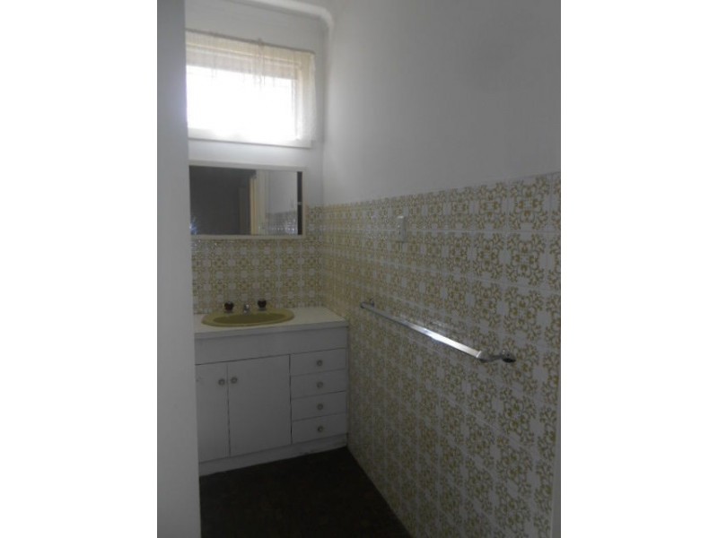 2 TUCKER STREET, Fawkner VIC 3060