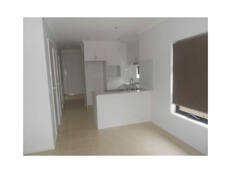 3/16 HUNTLY COURT, Meadow Heights VIC 3048