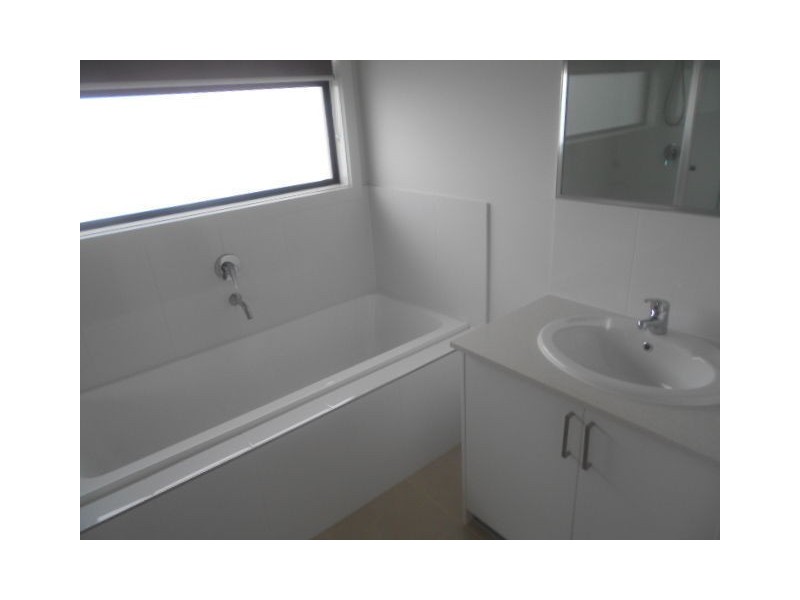 3/16 HUNTLY COURT, Meadow Heights VIC 3048