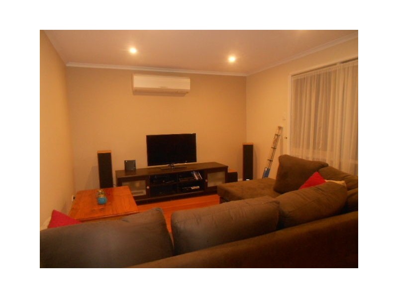 1/92 MITCHELL CRESCENT, Meadow Heights VIC 3048