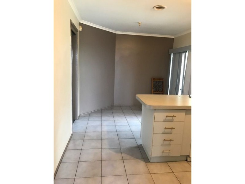 121 LIGHTWOOD CRESCENT, Meadow Heights VIC 3048