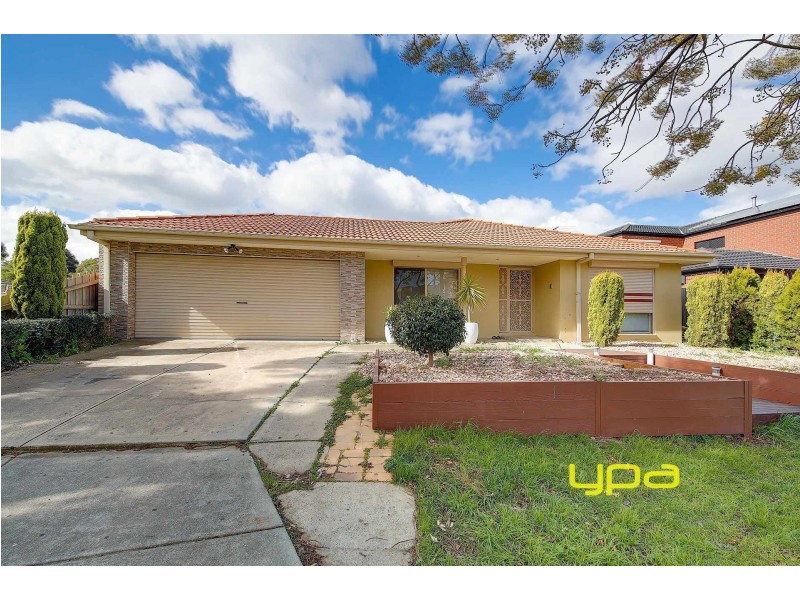 18 COLCHESTER CIRCUIT, Roxburgh Park VIC 3064