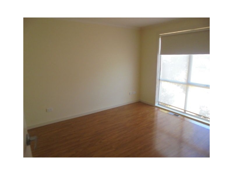 14 Linden Close, Meadow Heights VIC 3048