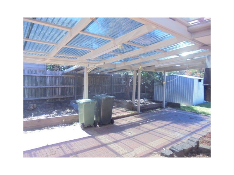 14 Linden Close, Meadow Heights VIC 3048