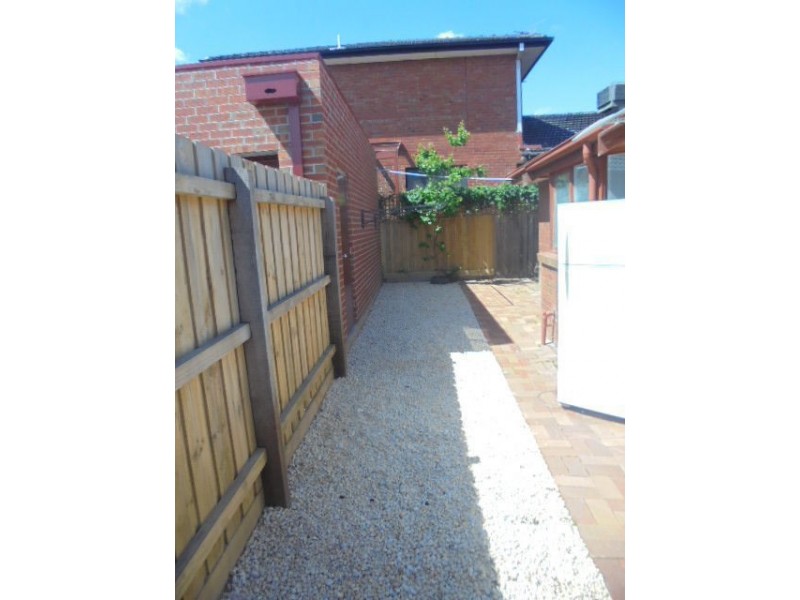 1/11 MITTA MITTA WAY, Meadow Heights VIC 3048