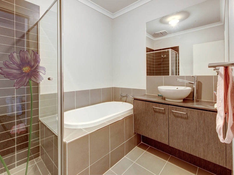 82 Thoresby Circuit, Craigieburn VIC 3064