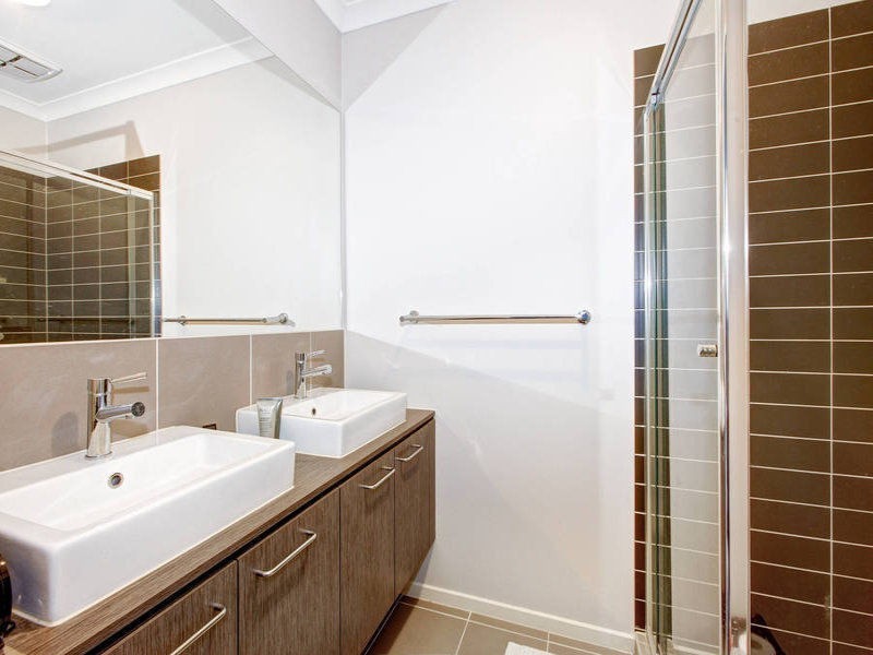 82 Thoresby Circuit, Craigieburn VIC 3064