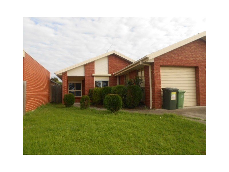 11 Phoenix Court, Roxburgh Park VIC 3064