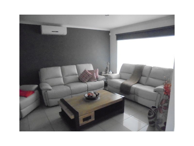 45 Limpopa Square, Roxburgh Park VIC 3064