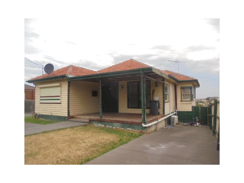 33 Rokewood Crescent, Meadow Heights VIC 3048