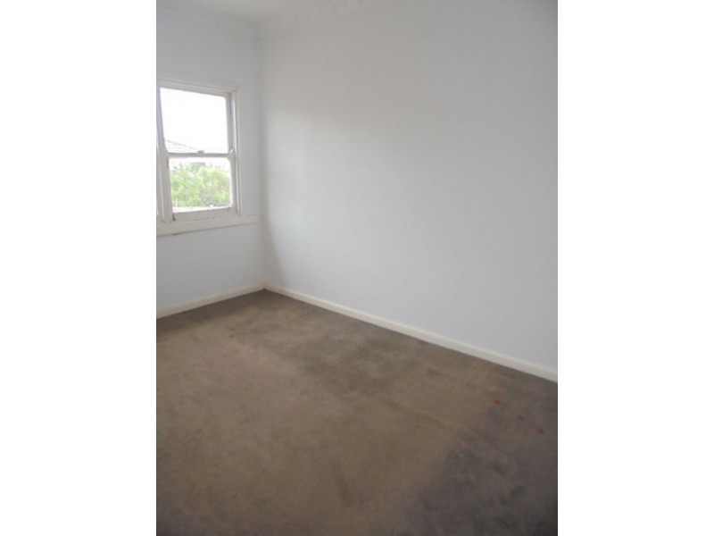 33 Rokewood Crescent, Meadow Heights VIC 3048