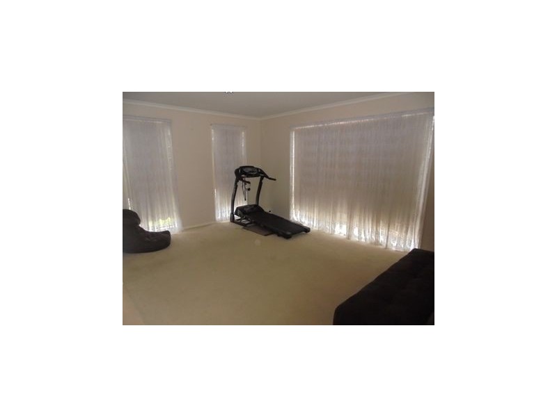 30 Thames Way, Roxburgh Park VIC 3064