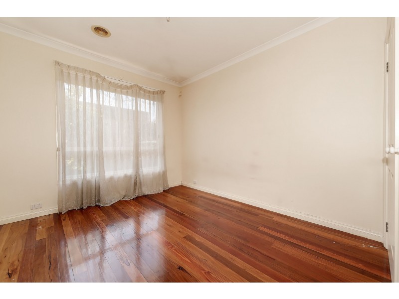 2/16 Ortolan Avenue, Broadmeadows VIC 3047