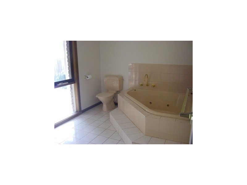 4 Hartley Crescent, Greenvale VIC 3059